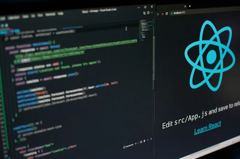 תמונת שער למאמר: React vs WordPress ב-2026 — מה נכון לעסק שלכם?
